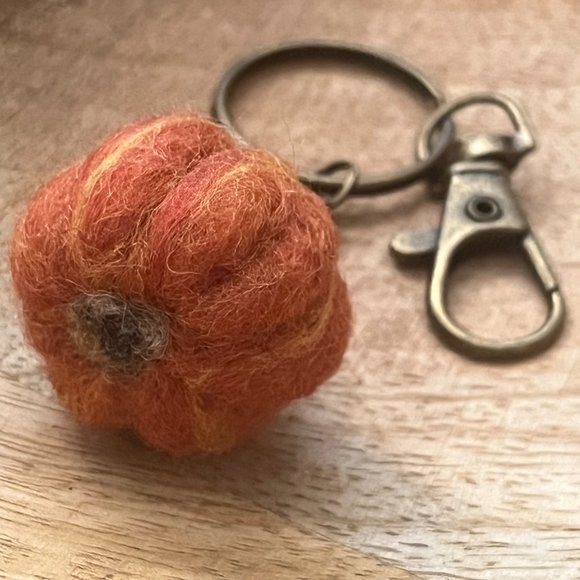 Pumpkin Keychain - Handmade Needle-Felted from 100% Wool - Picture 6 of 10